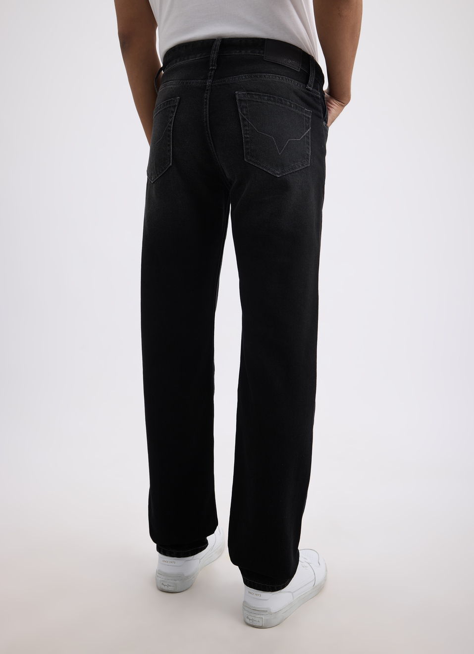 Men Black Straight Fit Mid Rise Jeans, , large image number 2