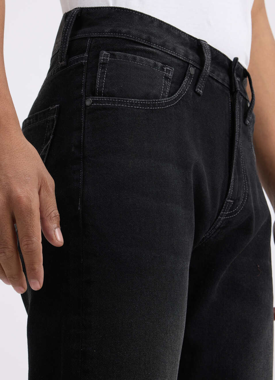 Men Black Straight Fit Mid Rise Jeans, , large image number 4