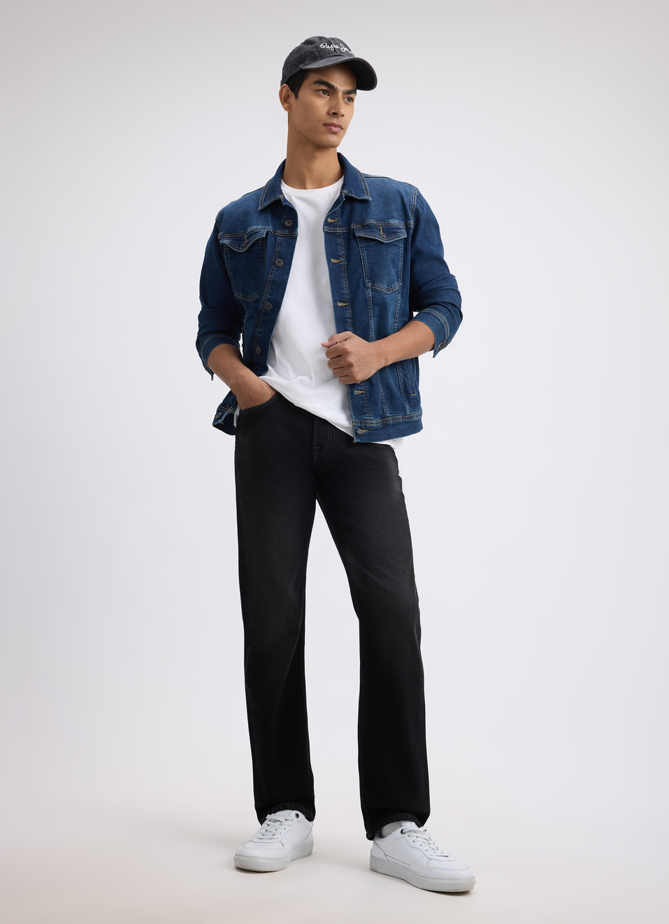 Men Black Straight Fit Mid Rise Jeans, , large image number 0