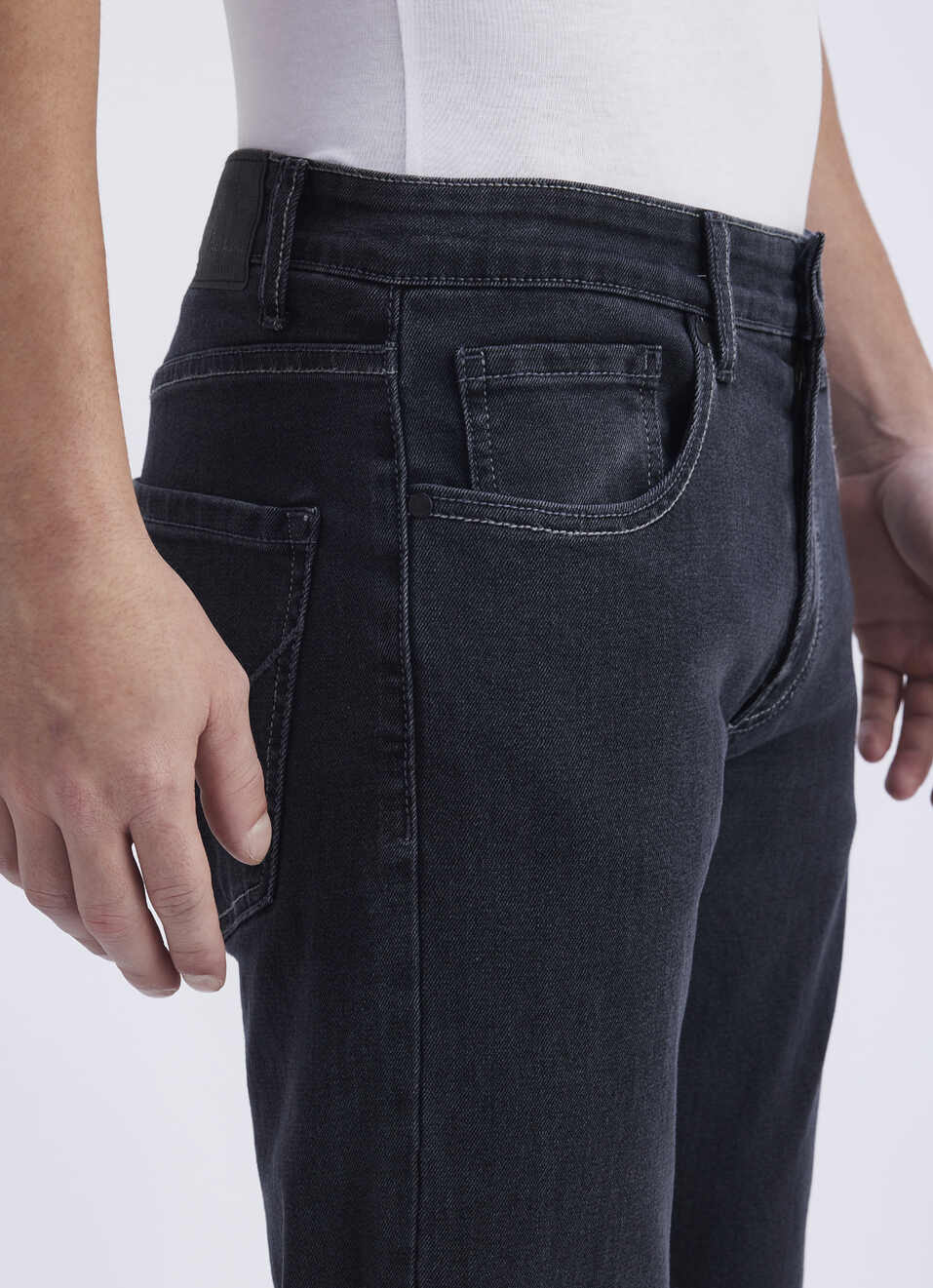 Men Black Mid Rise Straight Jeans, , large image number 4
