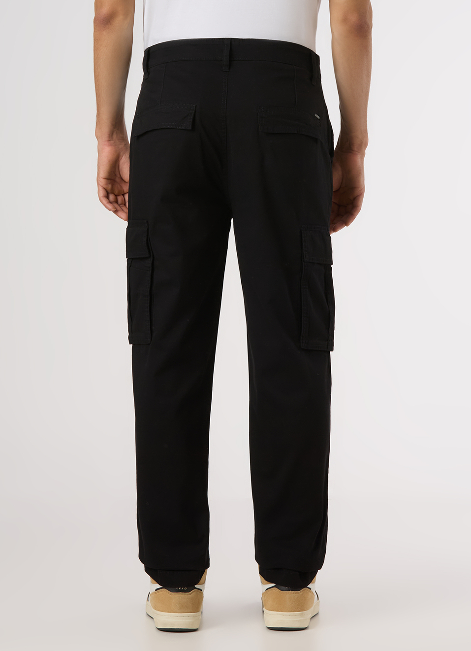 Men Black Mid Rise Straight Fit Cargo Pants, , large image number 2