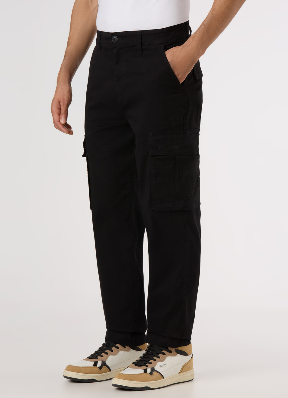 Men Black Mid Rise Straight Fit Cargo Pants, , large image number 3