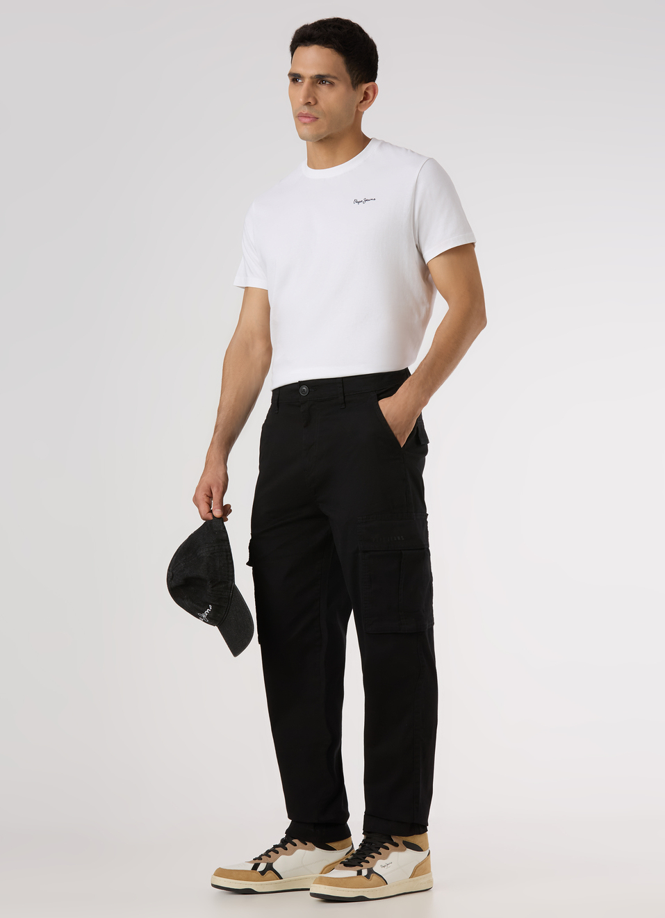 Men Black Mid Rise Straight Fit Cargo Pants, , large image number 0