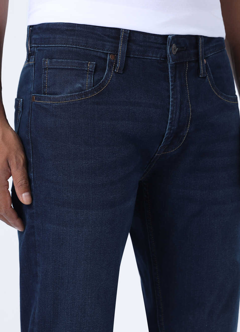 Men Mid Rise Dark Blue Straight Fit Stretchable Jeans, , large image number 4