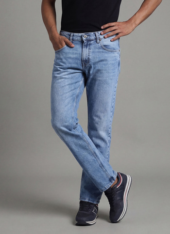 Men Mid Rise Light Blue Straight Fit Stretchable Jeans