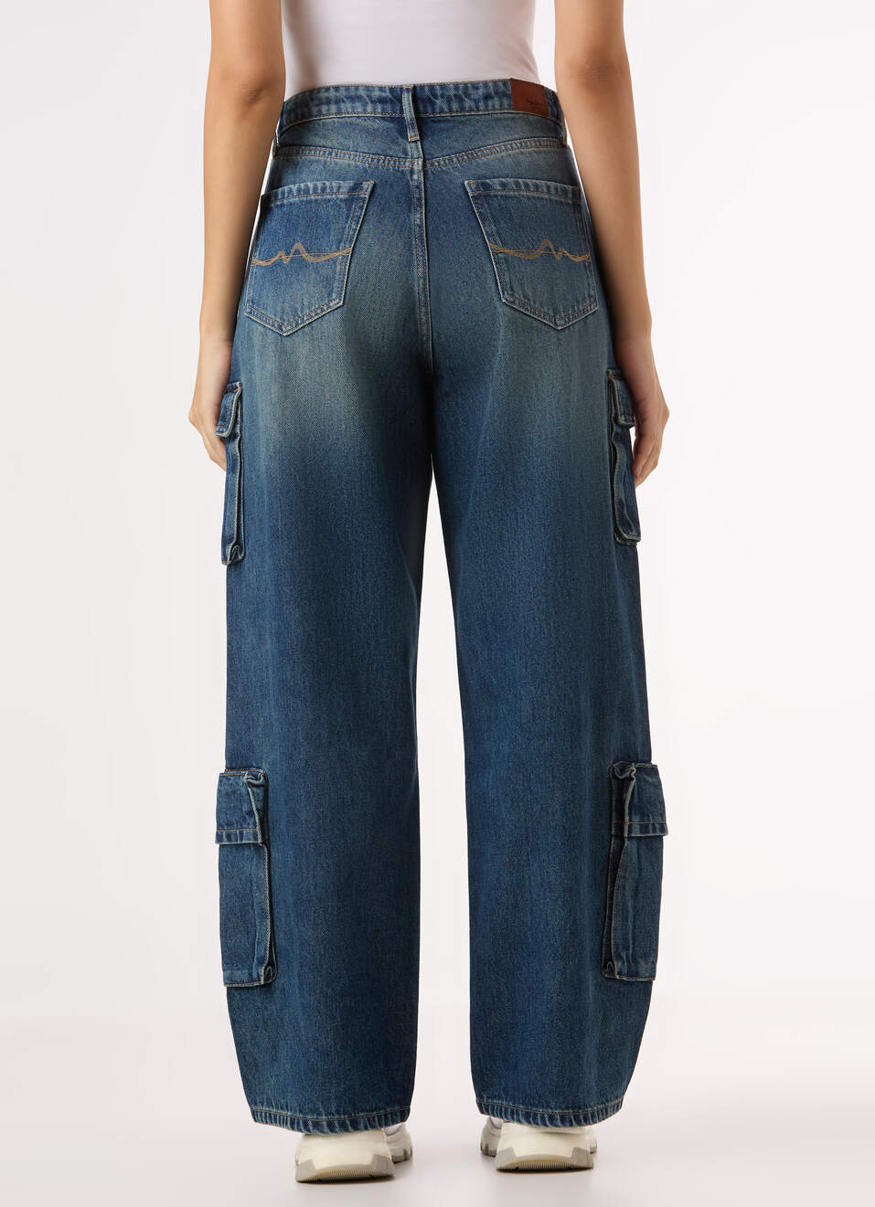 Women High Rise Straight Fit Cargo Jeans, , large image number 2