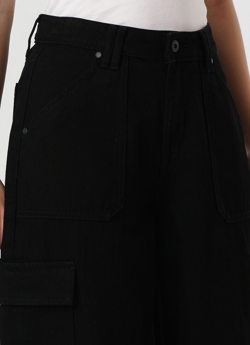 Women Black High Rise Straight Fit Cargo Jeans, , large image number 4