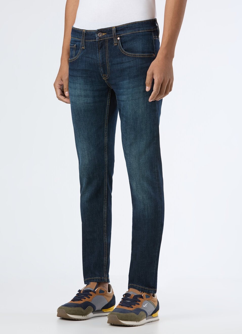 Men Dark Blue Faded Low Rise Slim Fit Stretchable Jeans, , large image number 3