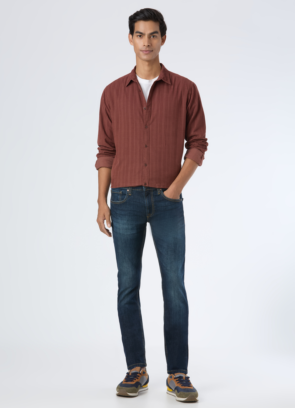 Men Dark Blue Faded Low Rise Slim Fit Stretchable Jeans, , large image number 0