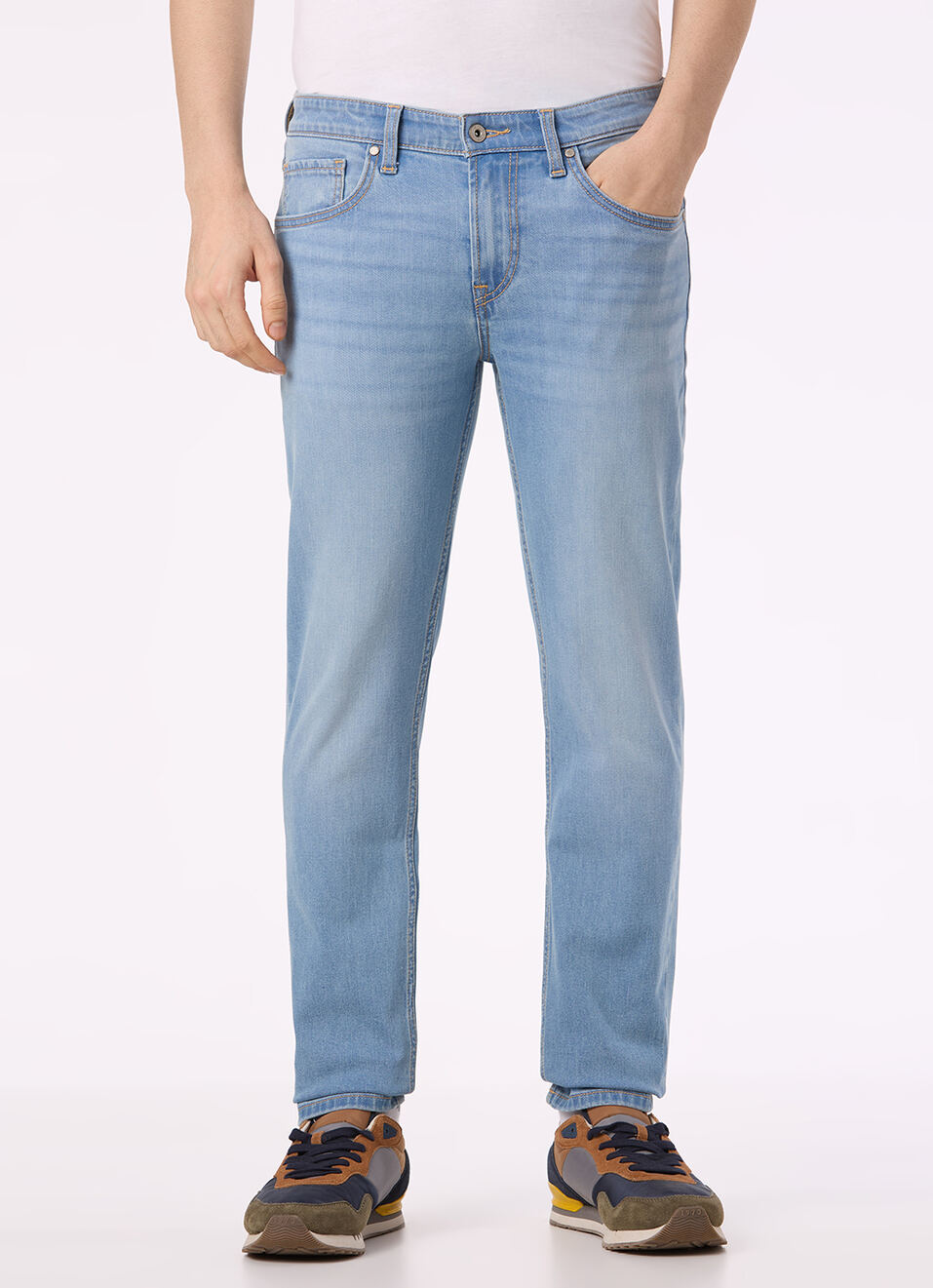 Men Light Blue Low Rise Slim Fit Tapered Stretchable Jeans, , large image number 2