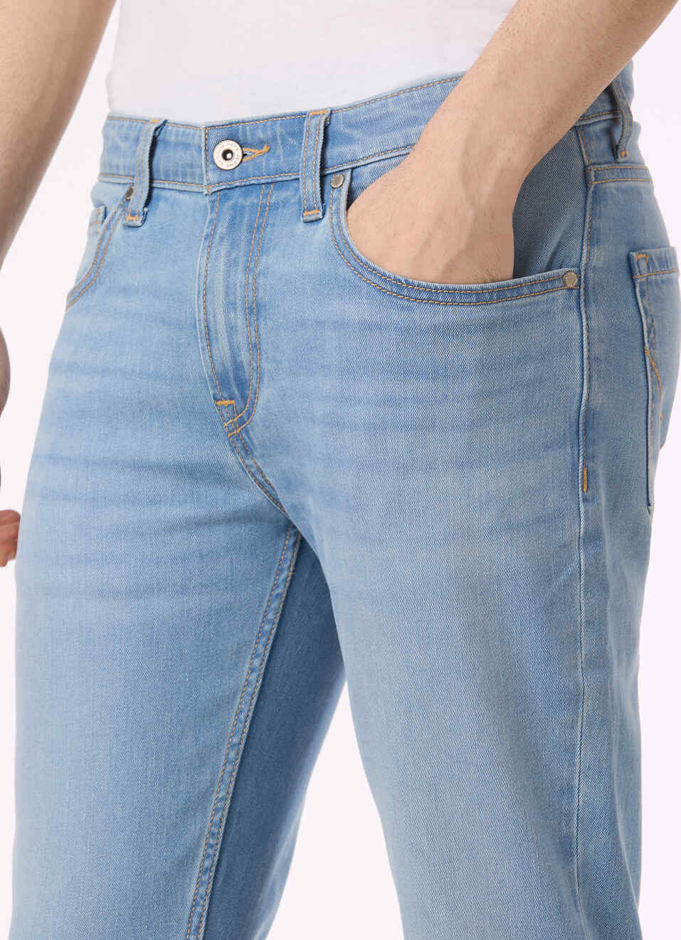 Men Light Blue Low Rise Slim Fit Tapered Stretchable Jeans, , large image number 4