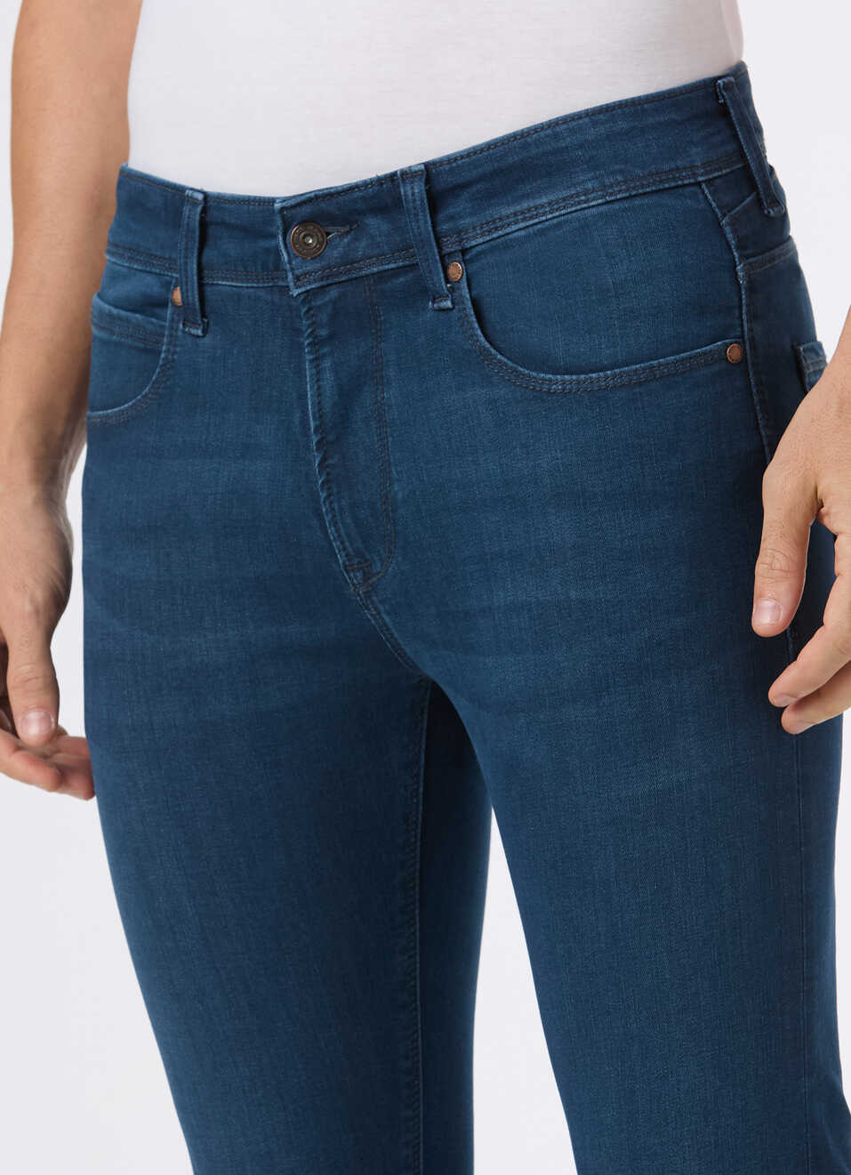 Men Green Mid Rise Slim Fit Powerflex Jeans, , large image number 4