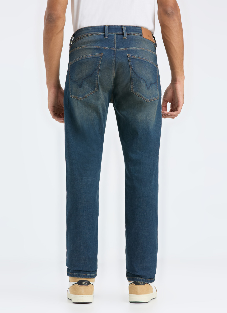 Men Blue Washed Straight Fit Stretchable Jeans, , large image number 2