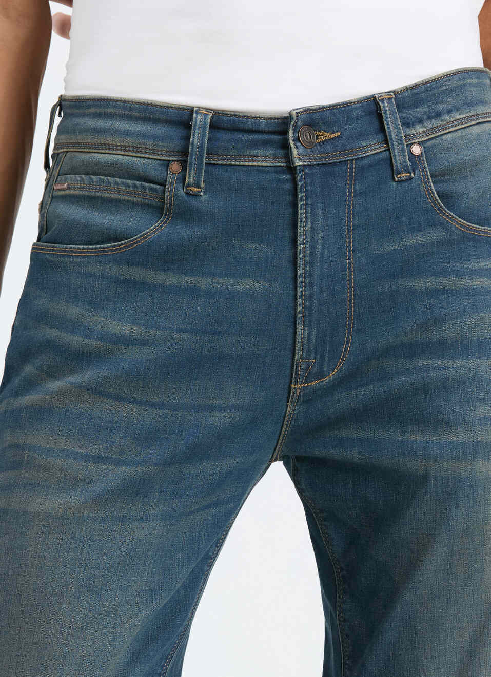Men Blue Washed Straight Fit Stretchable Jeans, , large image number 4
