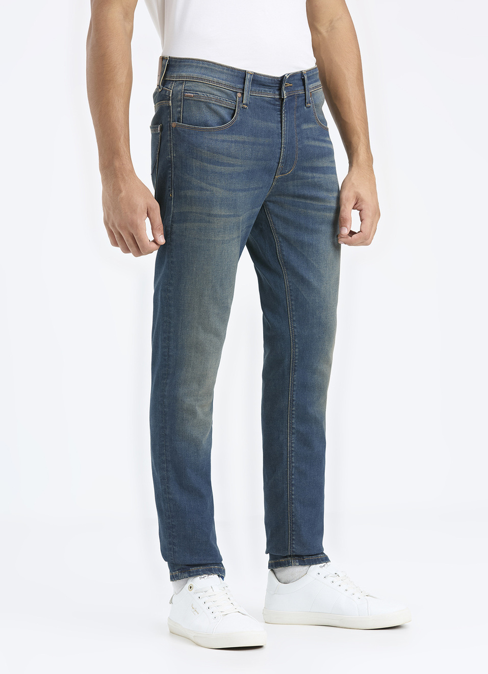Men Blue Low Rise Slim Fit Tapered Powerflex Jeans, , large image number 4