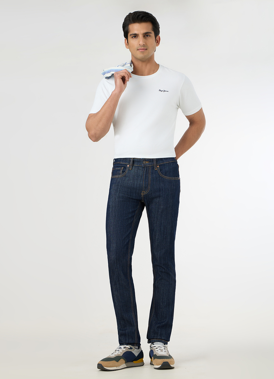 Men Black Slim Fit Mid Rise Jeans, , large image number 1