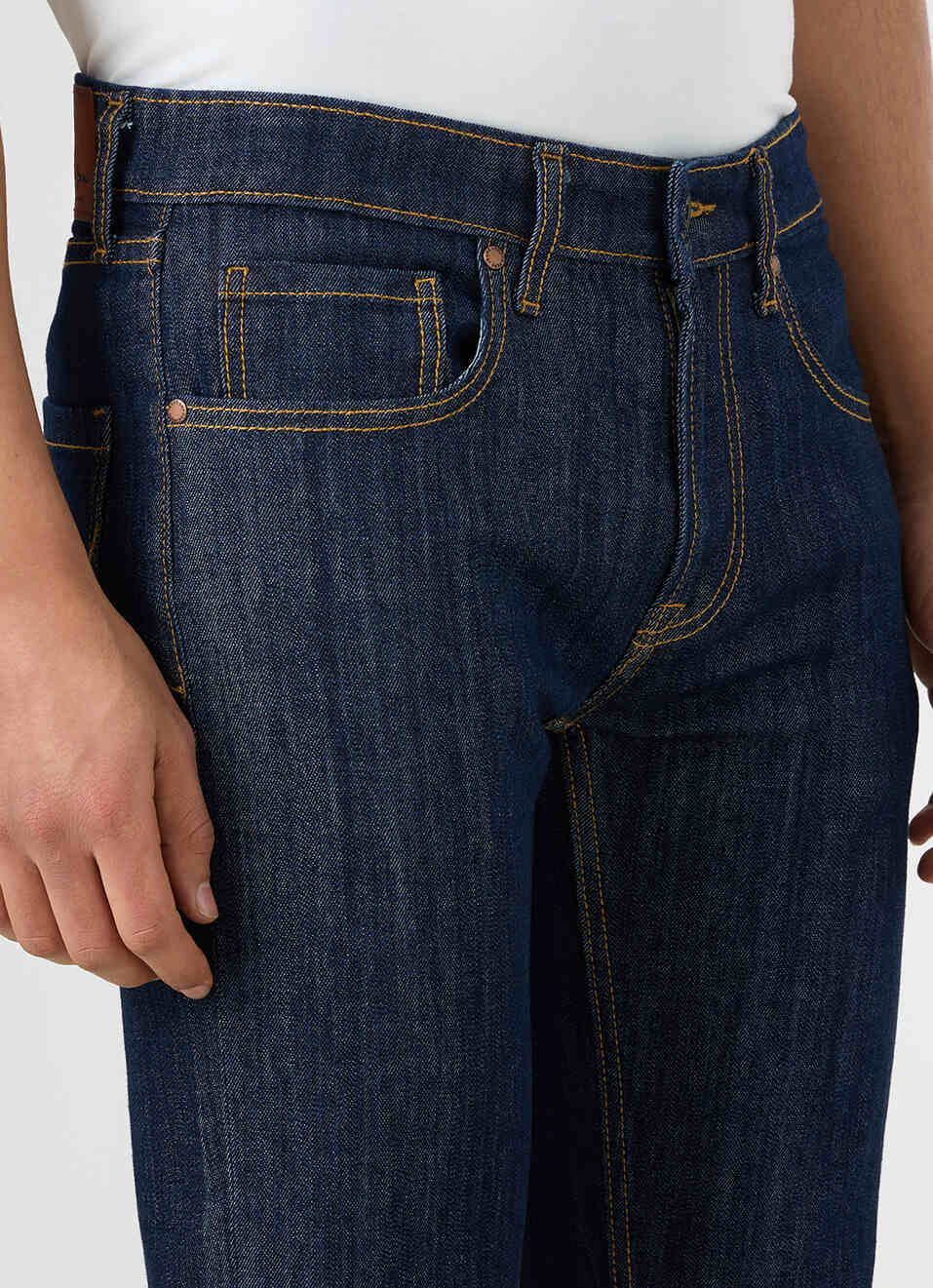 Men Black Slim Fit Mid Rise Jeans, , large image number 4