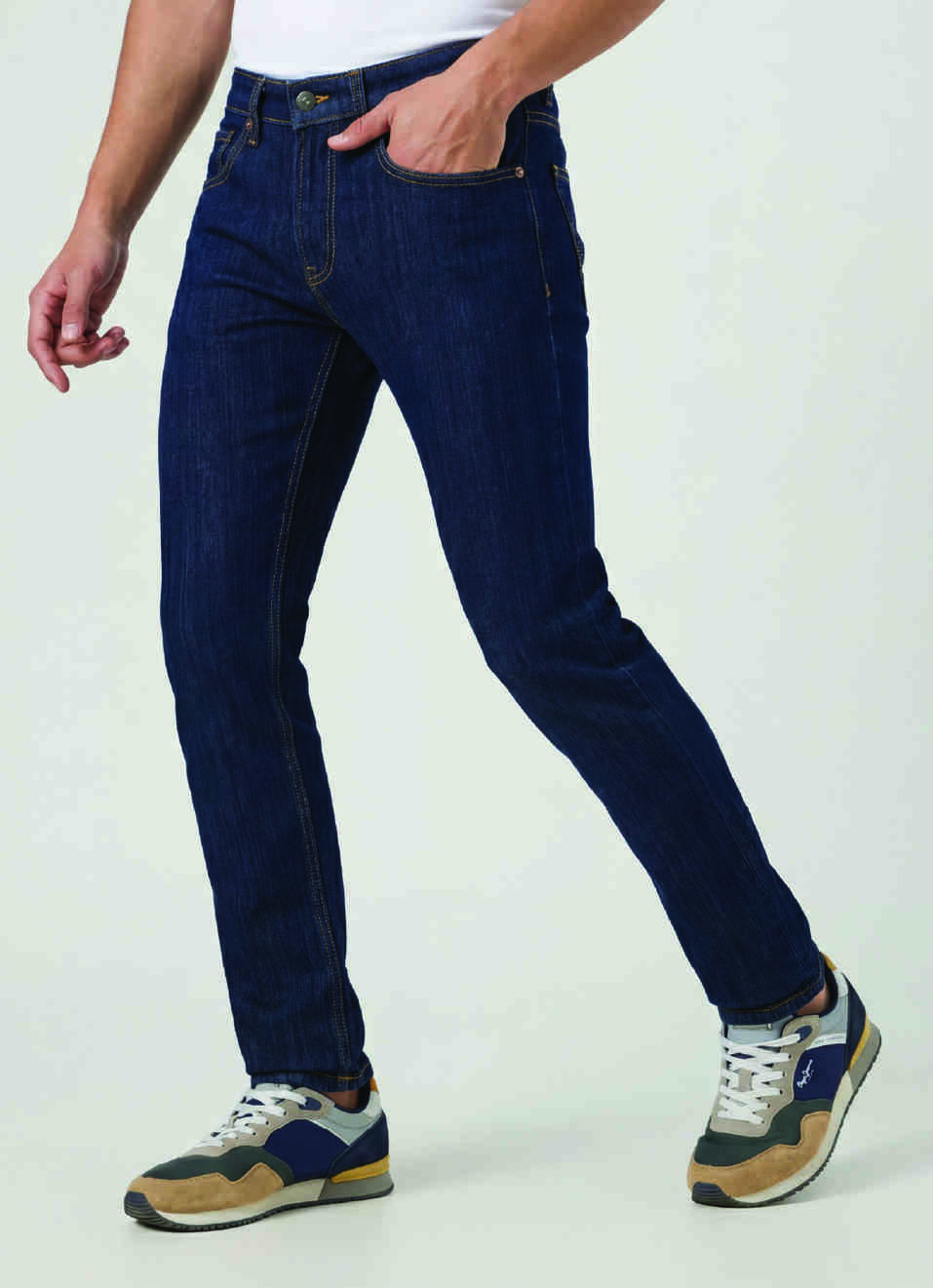 Men Black Slim Fit Mid Rise Jeans, , large image number 0