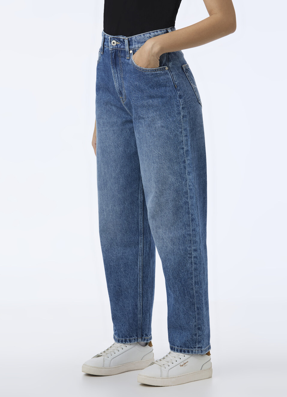 Women Blue High Rise Barrel Fit Tapered Leg Jeans, , large image number 3