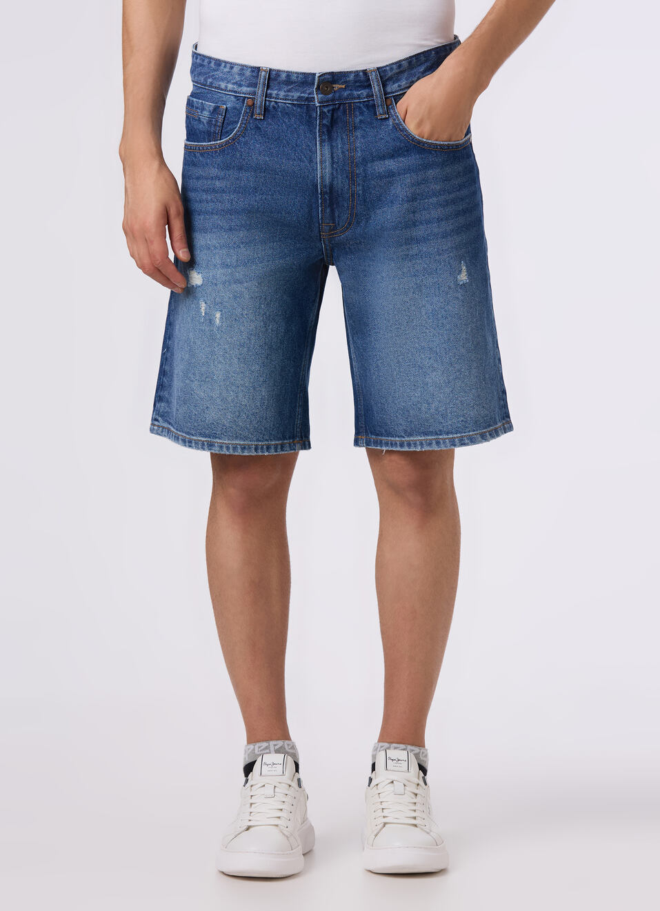 Men Blue Distressed Loose Fit Denim Shorts, , large image number 1