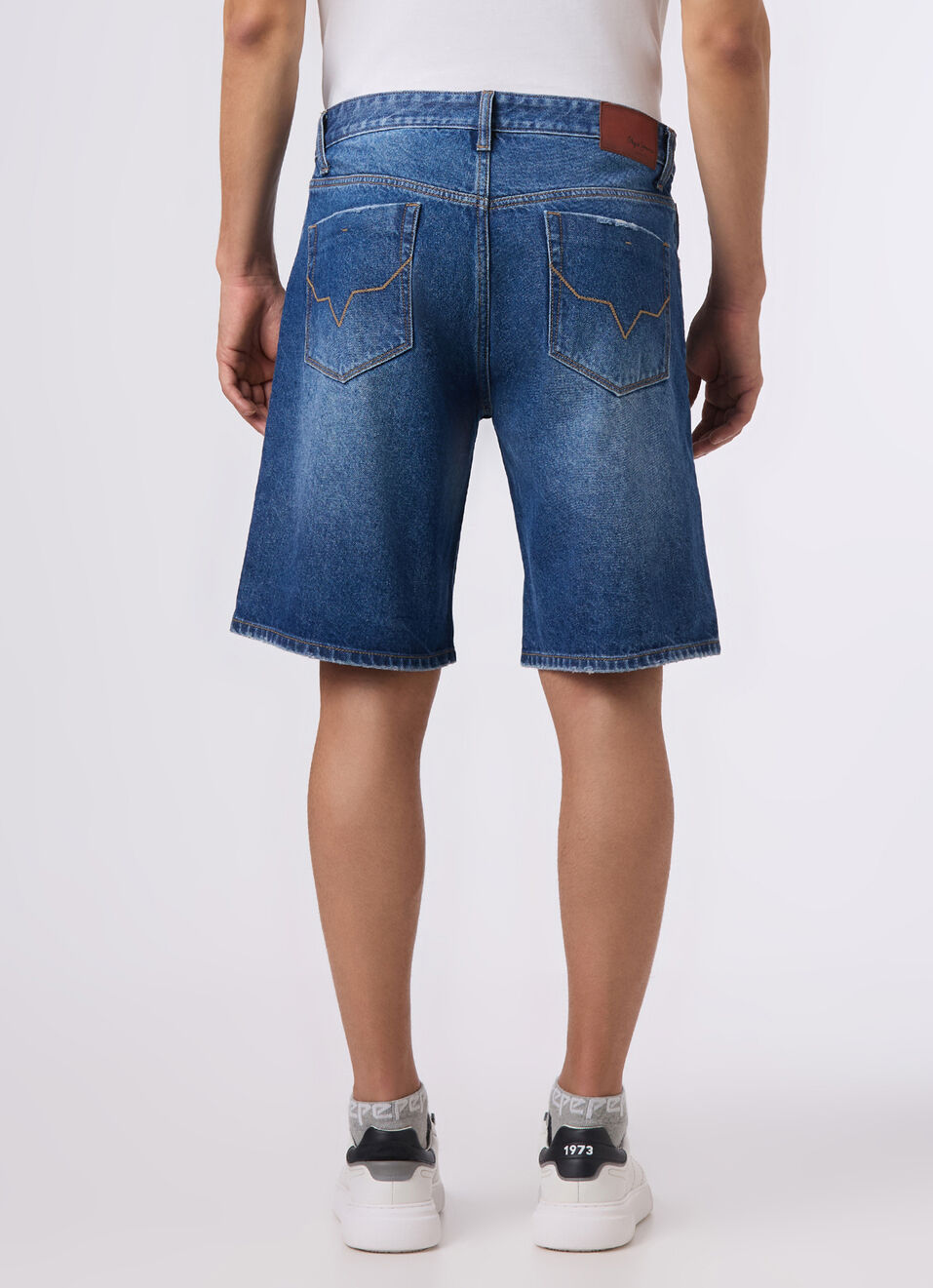 Men Blue Distressed Loose Fit Denim Shorts, , large image number 2