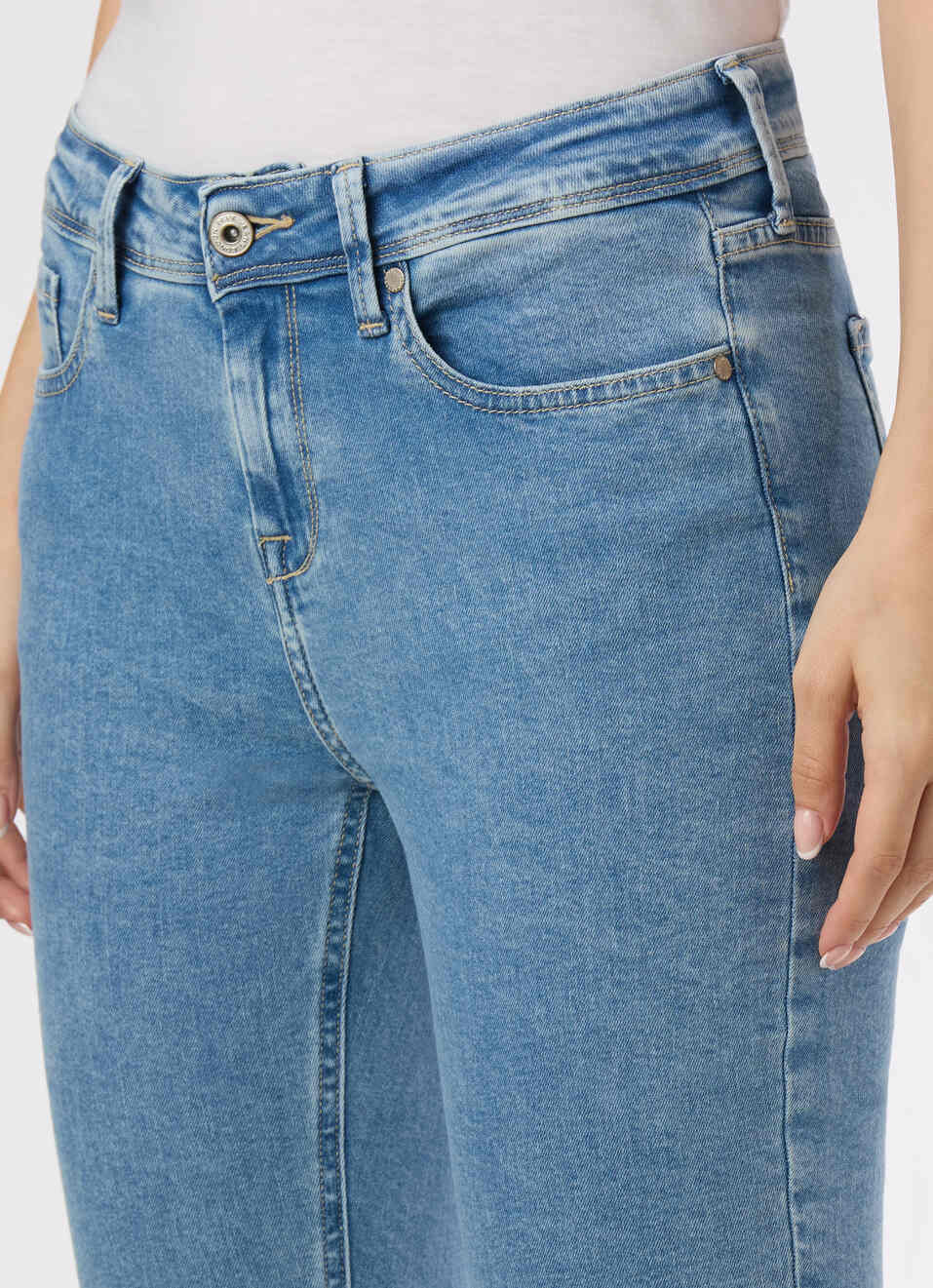 Women Light Blue Mid Rise Flared Stretchable Jeans, , large image number 4