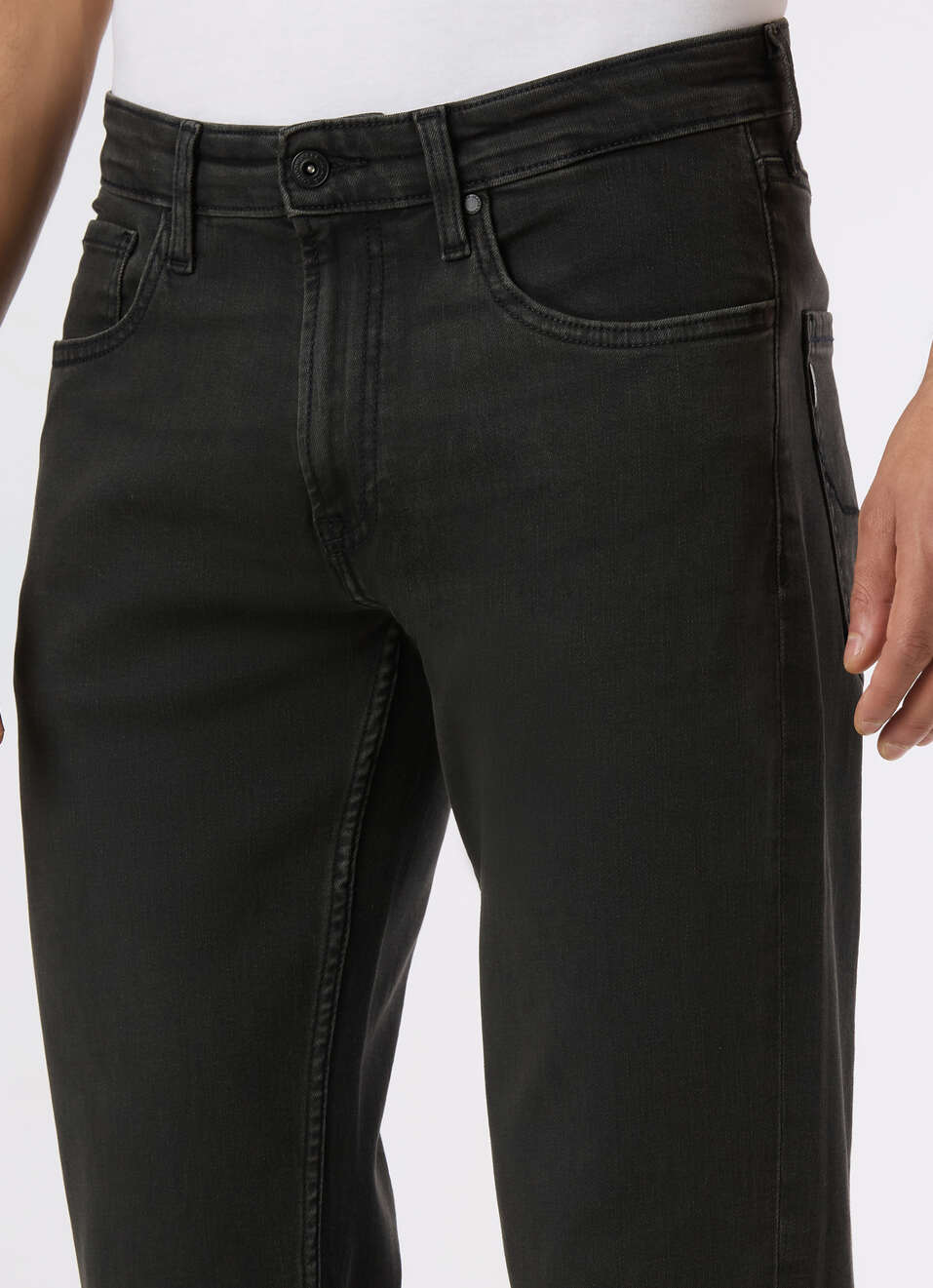 Men Black Mid Rise Straight Fit Stretchable Jeans, , large image number 4