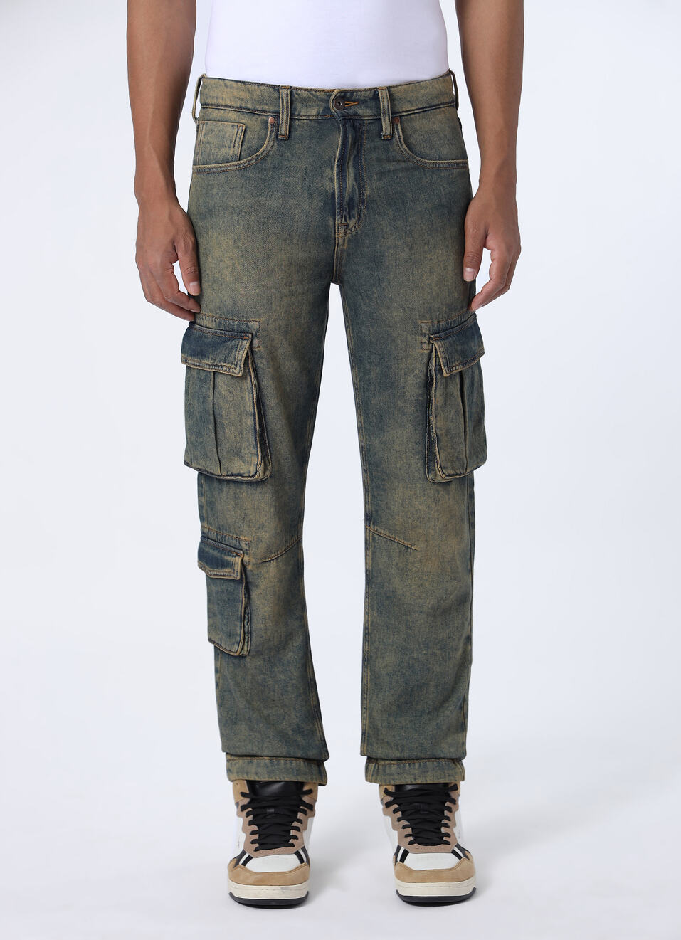 Men Green Mid Rise Straight Fit Cargo Jeans With Multi-pocket Utility, , large image number 1