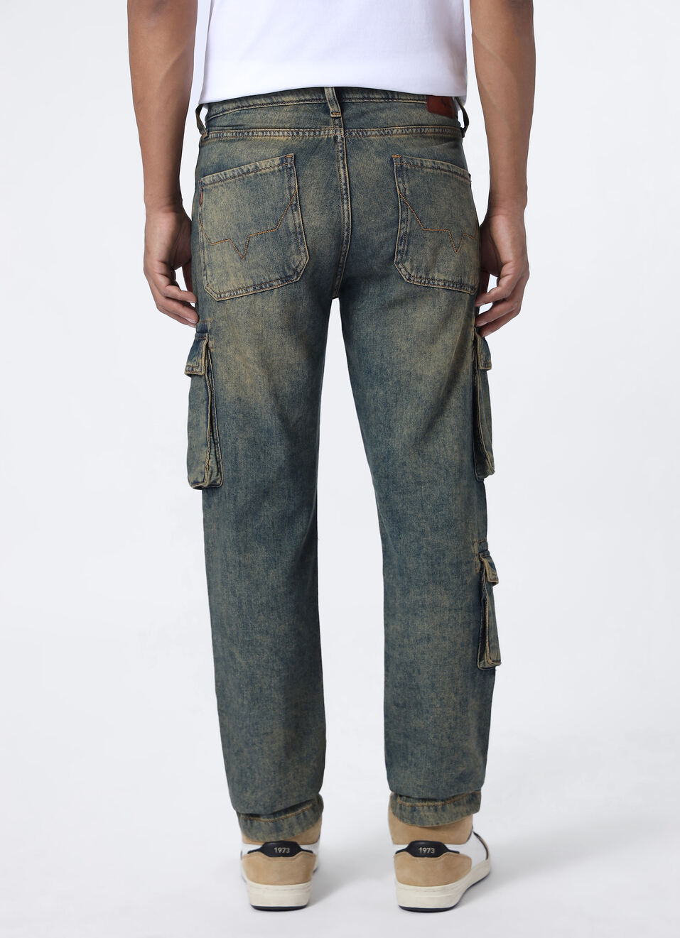 Men Green Mid Rise Straight Fit Cargo Jeans With Multi-pocket Utility, , large image number 2