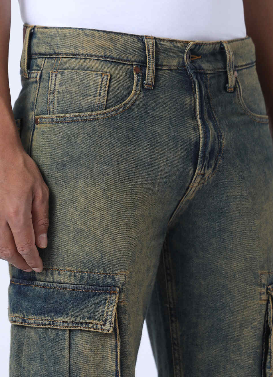 Men Green Mid Rise Straight Fit Cargo Jeans With Multi-pocket Utility, , large image number 4