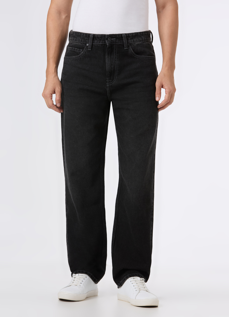 Men Black Mid Rise Baggy Fit Tapered Jeans, , large image number 1