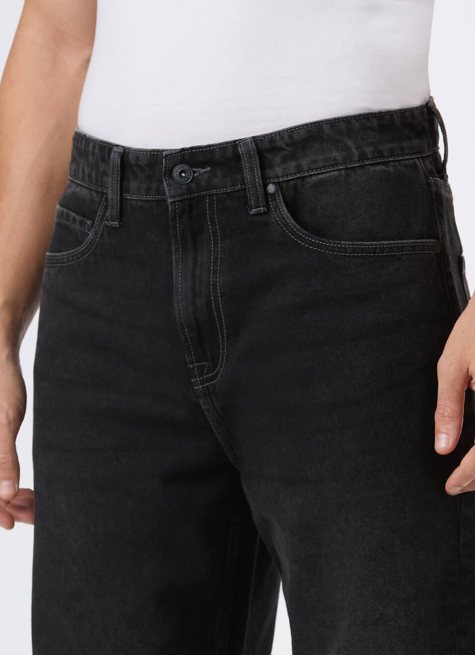 Men Black Mid Rise Baggy Fit Tapered Jeans, , large image number 4