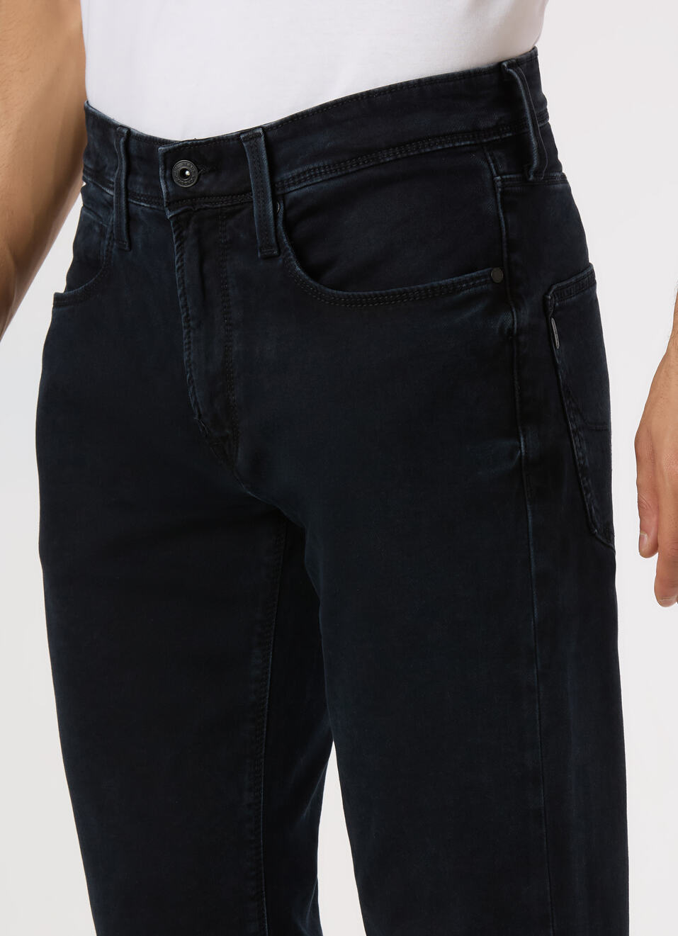 Men Black Mid Rise Straight Fit Stretchable Jeans, , large image number 4