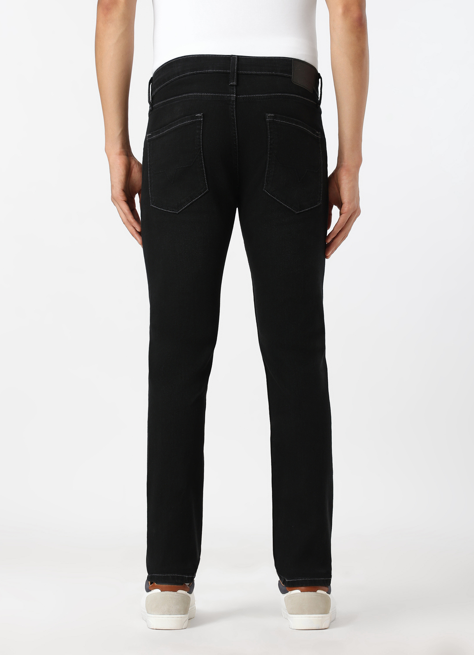 Men Black Low Rise Slim Fit Tapered Stretchable Jeans, , large image number 2