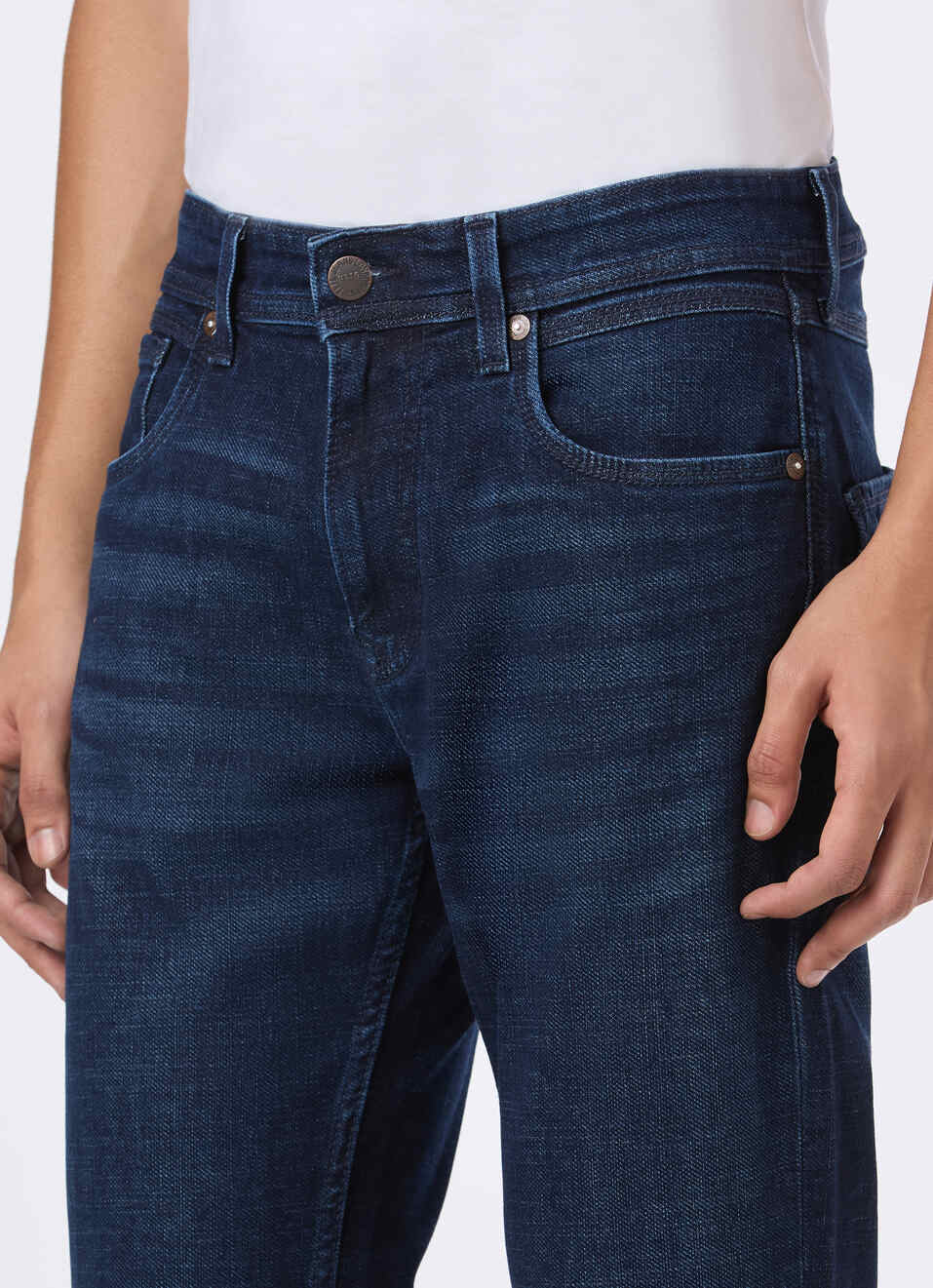 Men Dark Blue Mid Rise Straight Fit Stretchable Jeans, , large image number 4