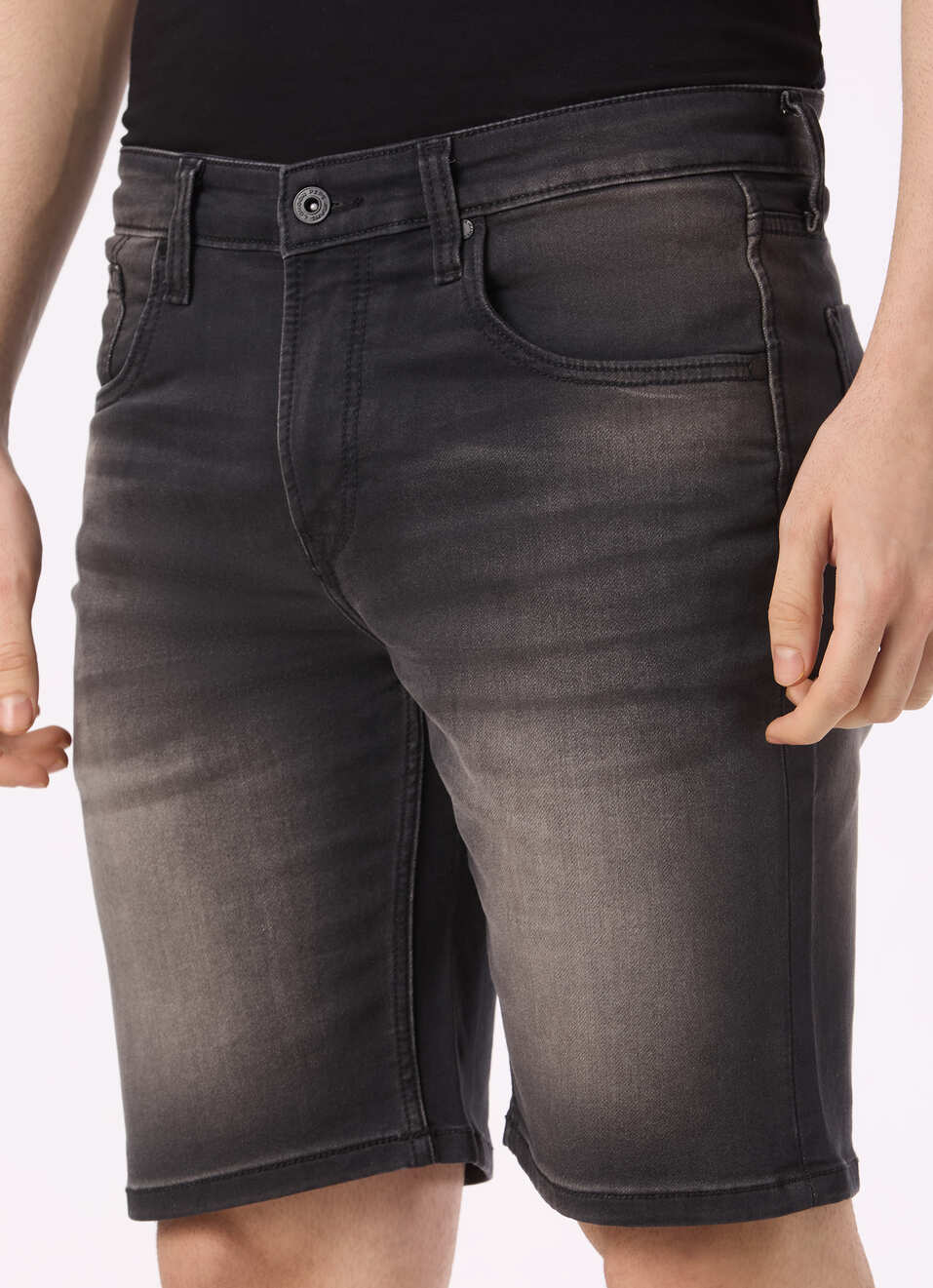 Men Black Washed Denim Short, , large image number 4