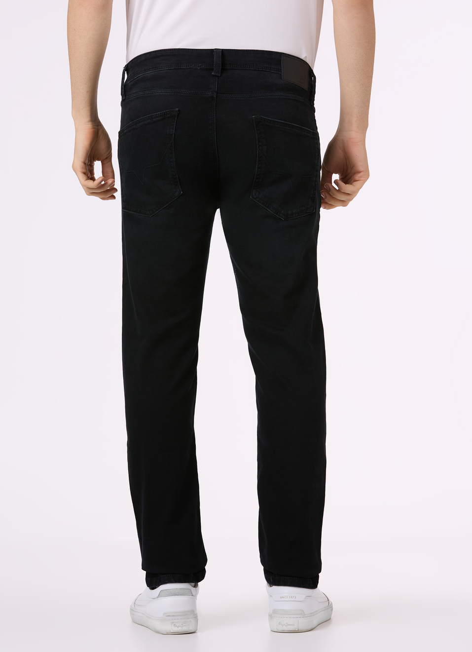 Men Black Low Rise Slim Fit Tapered Jeans, , large image number 2