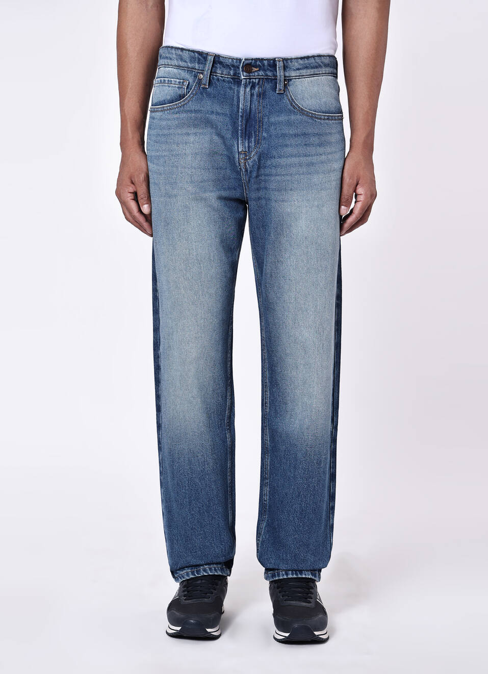 Men Blue Baggy Fit Mid Rise Tapered Leg Jeans, , large image number 1