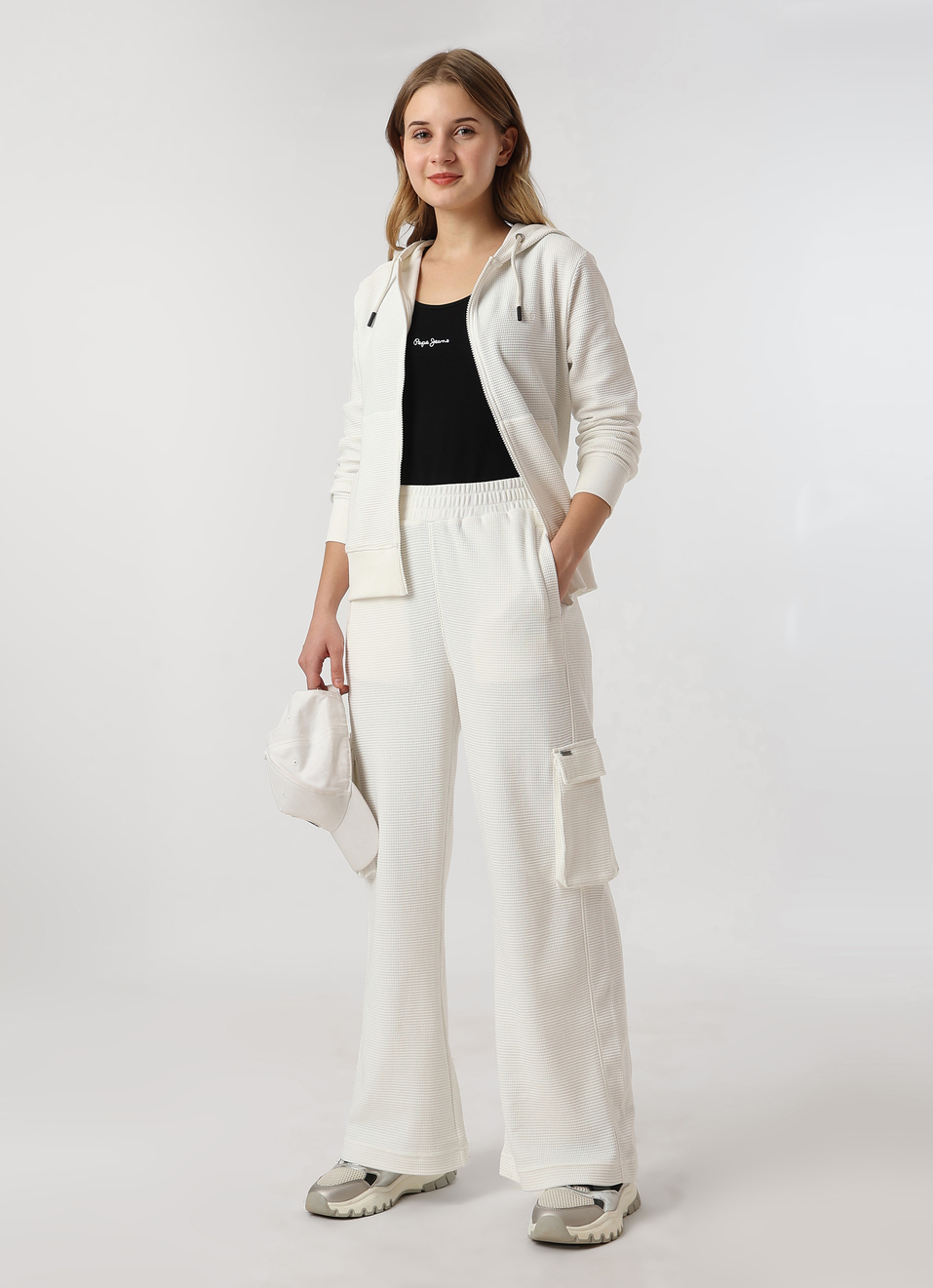 Women Mid-rise Straight Fit Textured Cargo Pant, , large image number 0