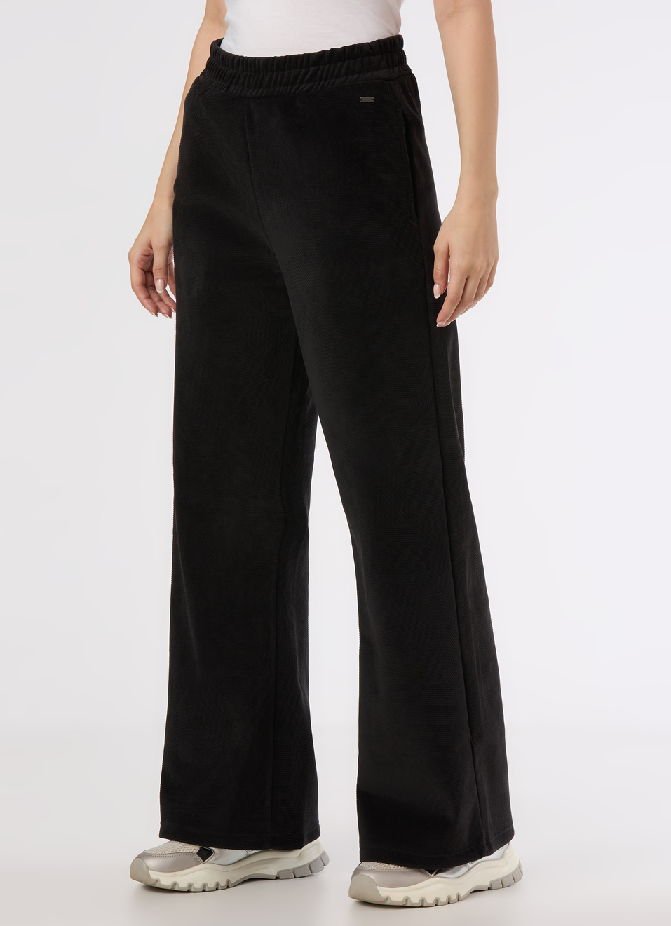 Women Black Mid Rise Relax Fit Wide Leg Corduroy Pant, , large image number 3