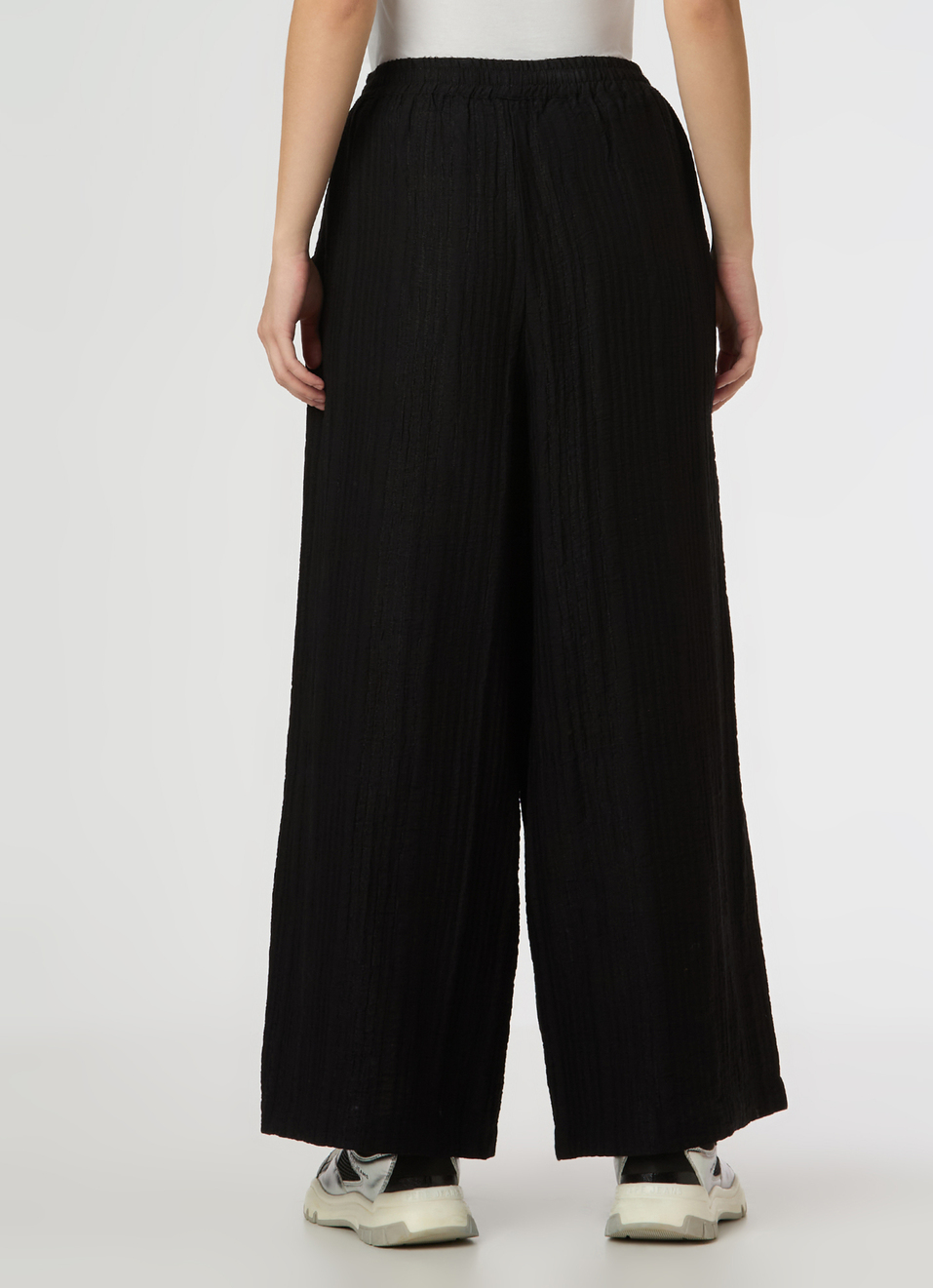 Women Black Mid Rise Wide Leg Textured Pant, , large image number 2