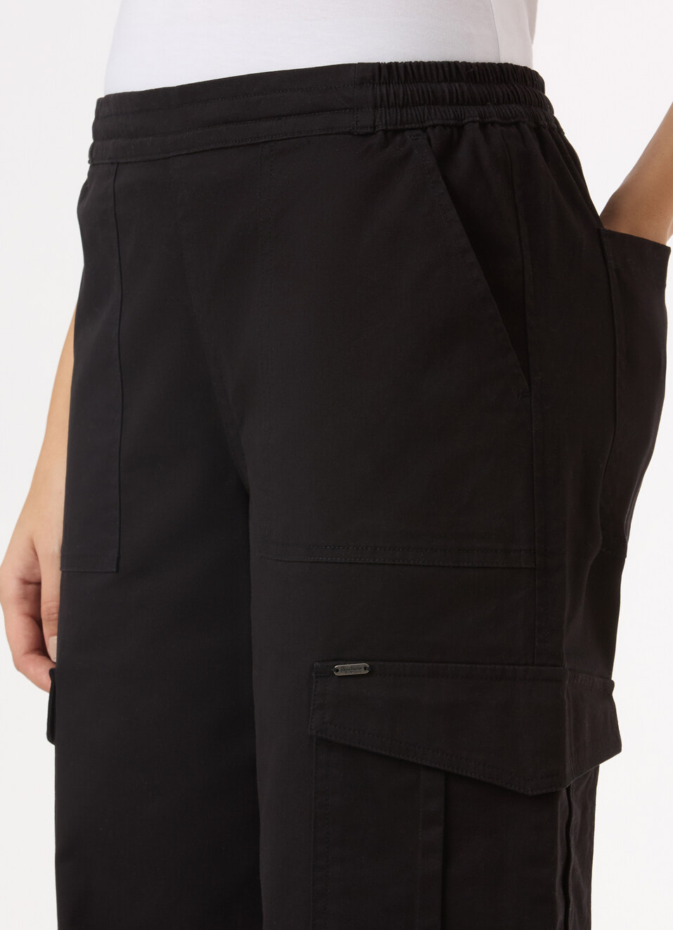Women Black Cargo Pants Straight Fit With Zip Hem, , large image number 4