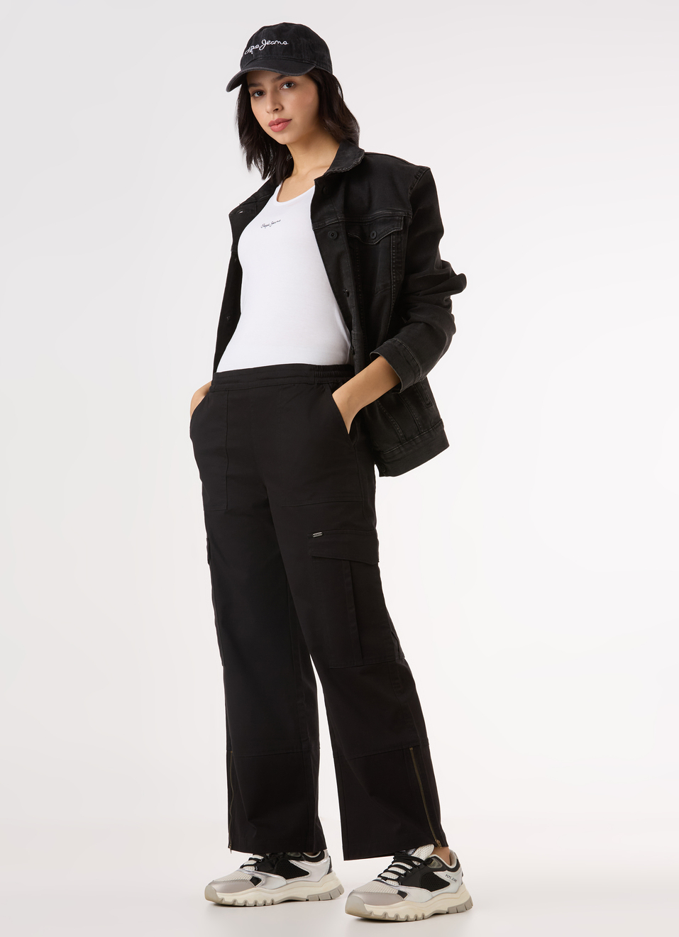 Women Black Cargo Pants Straight Fit With Zip Hem, , large image number 0