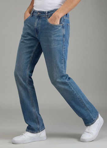 Men Blue Mid Rise Straight Fit Jeans