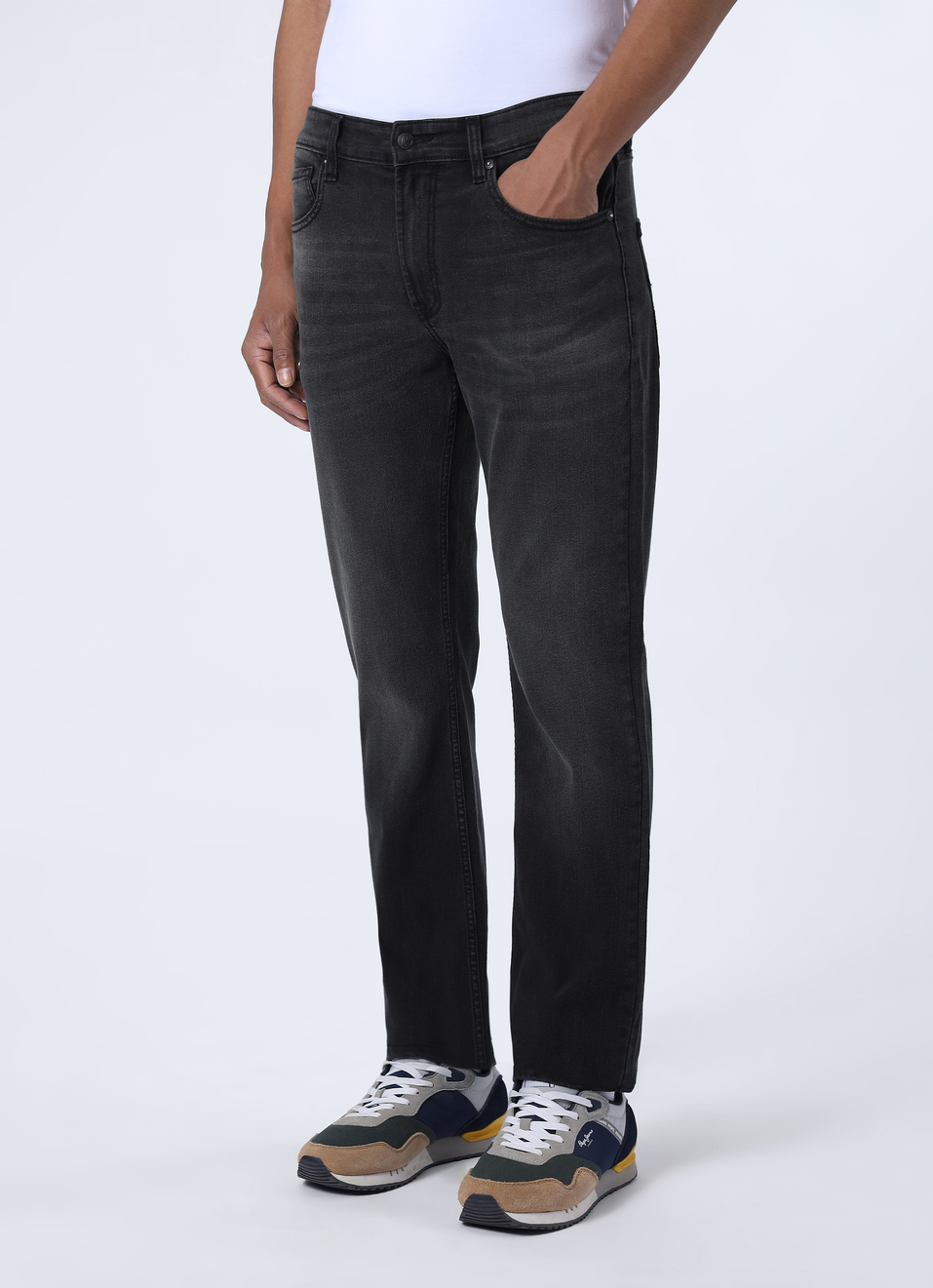 Men Black Mid Rise Straight Fit Jeans, , large image number 3