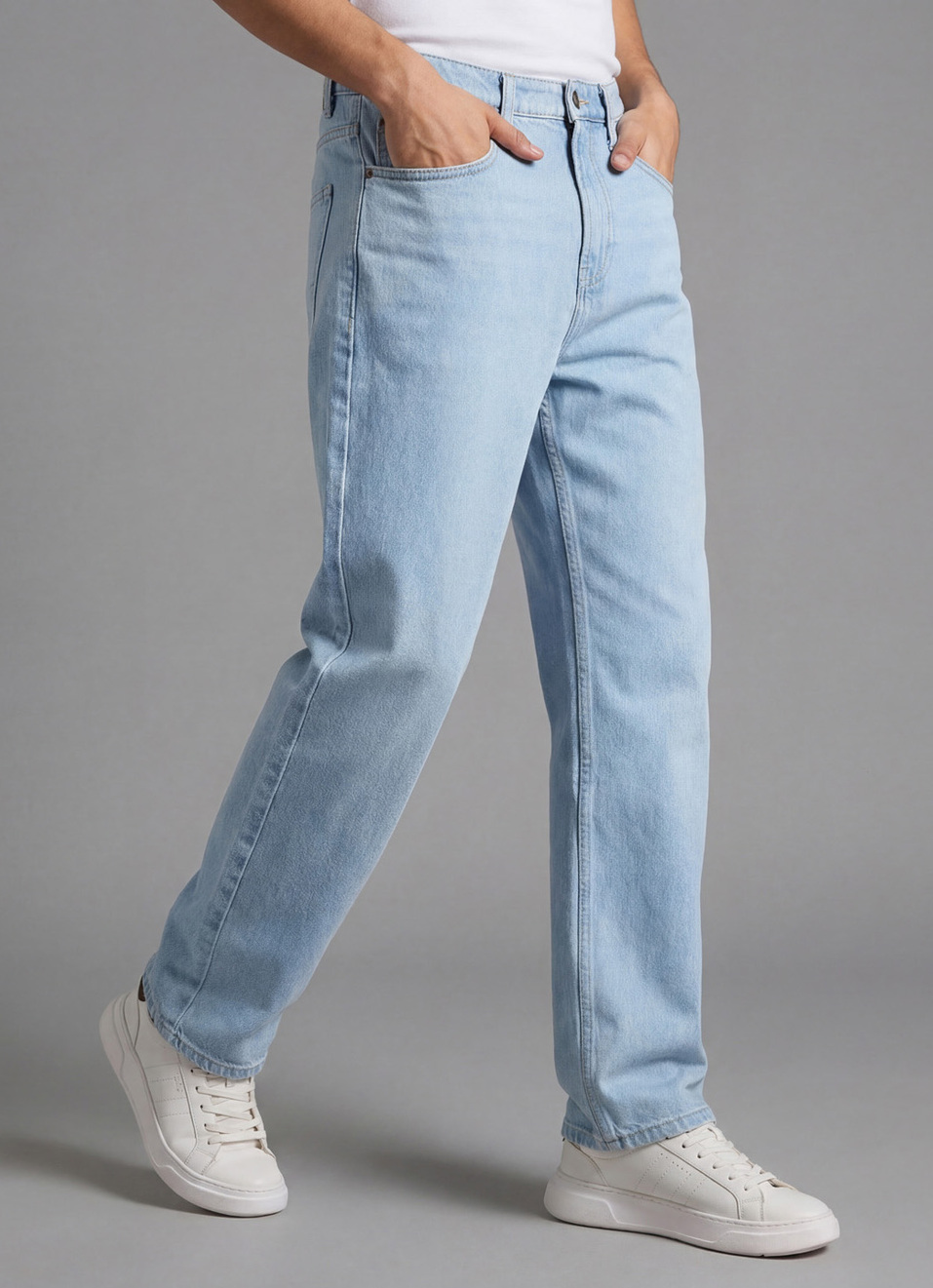 Men Light Blue Mid Rise Baggy Fit Tapered Jeans, , large image number 0