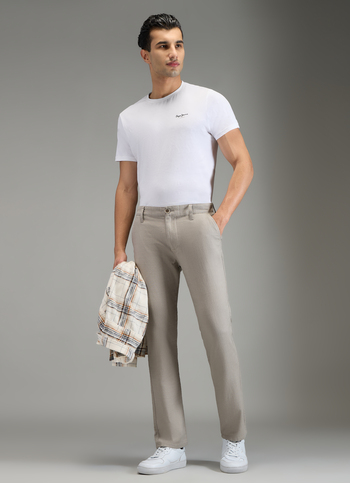 Men Grey Mid Rise Chinos Pants