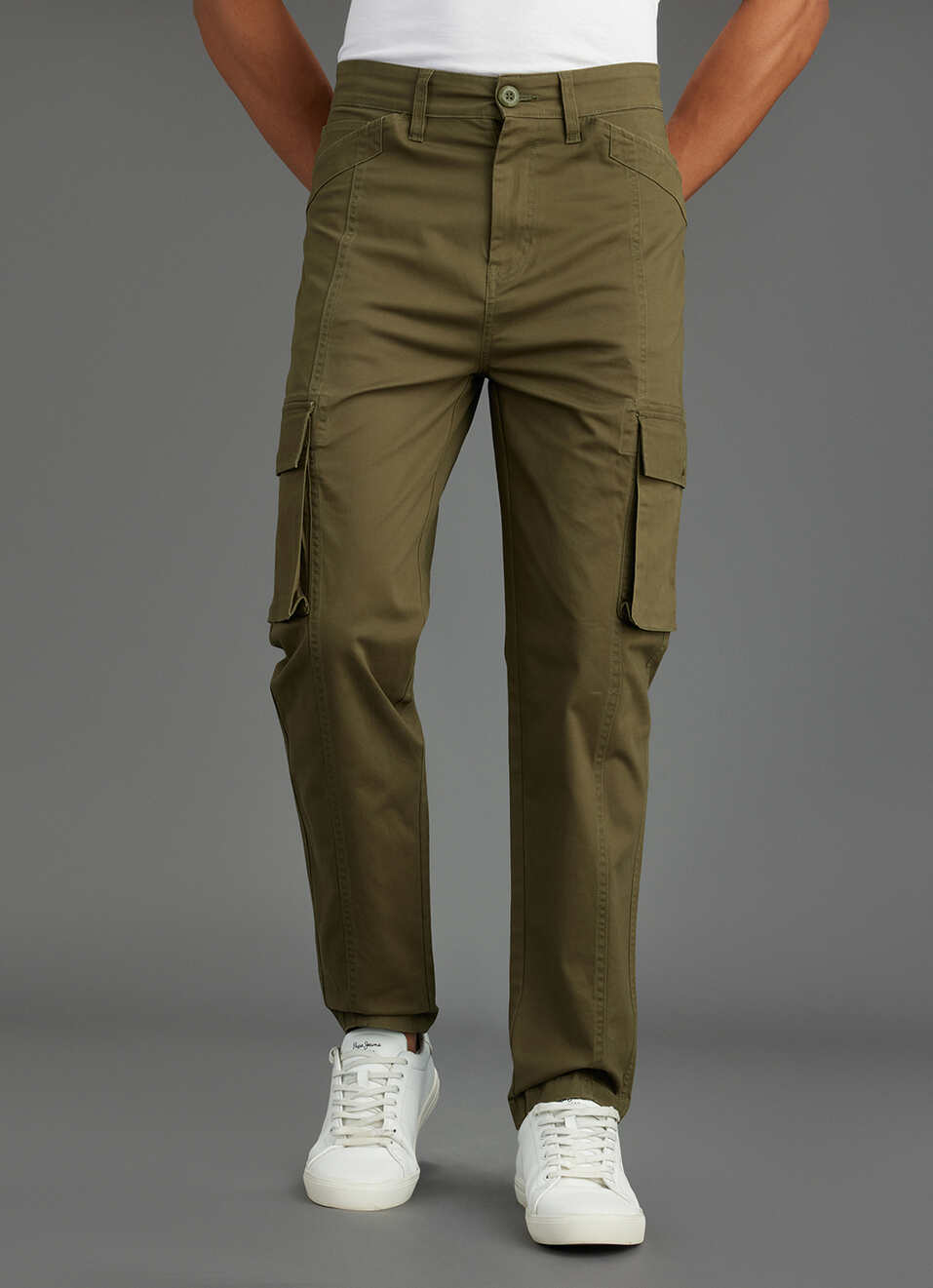 Men Olive Green Mid Rise Straight Fit Cargo Pants, , large image number 2