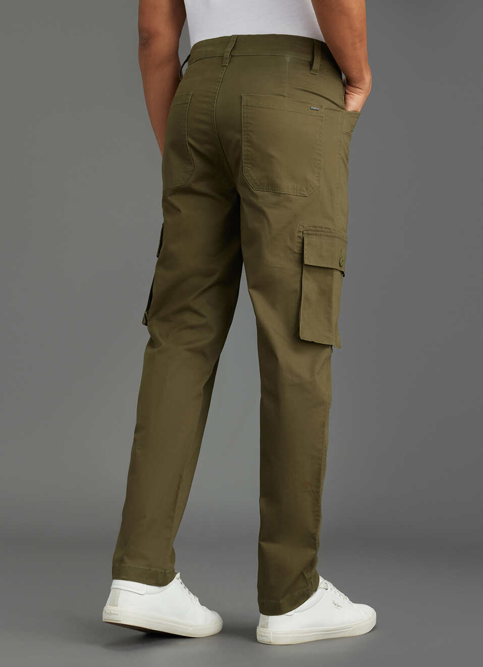 Men Olive Green Mid Rise Straight Fit Cargo Pants, , large image number 3