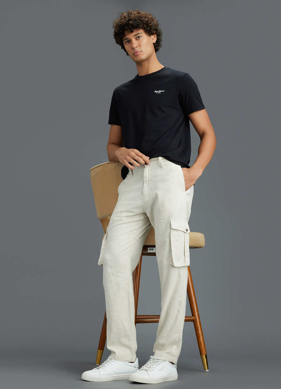 Men Beige Mid Rise Straight Fit Cargo Pants, , large image number 1